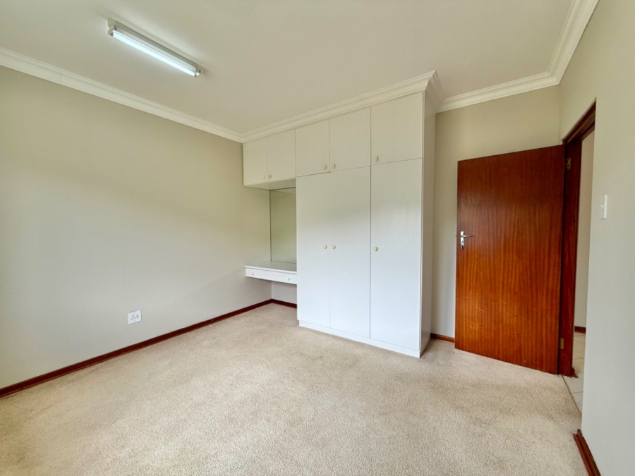 5 Bedroom Property for Sale in Seaview Eastern Cape